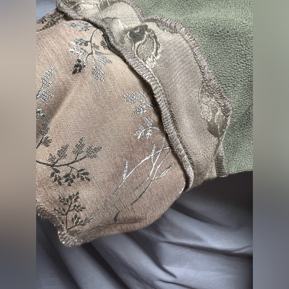 Elegant Sage Green and Cream Patchwork Shirt And Skirt Set - Picture 7 of 12